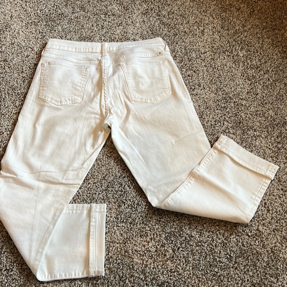 LUCKY BRAND CAPRI WHITE PANTS. size 29 - Picture 3 of 7